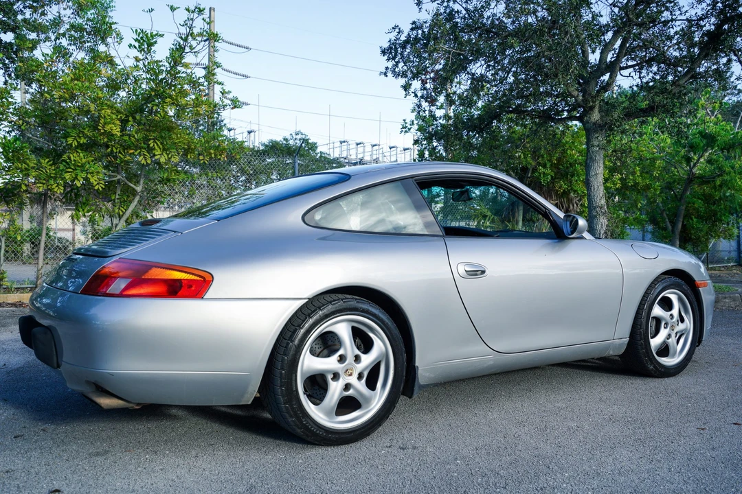 1999 Porsche 996 Carrera - Image 12 of 31