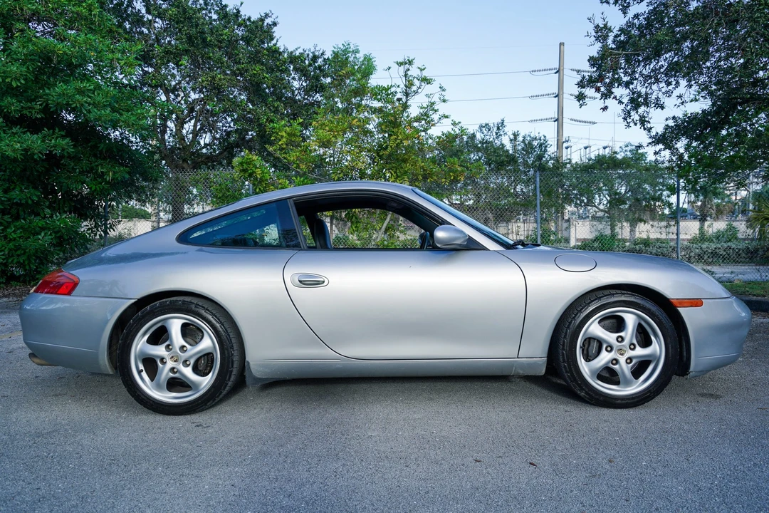 1999 Porsche 996 Carrera - Image 13 of 31