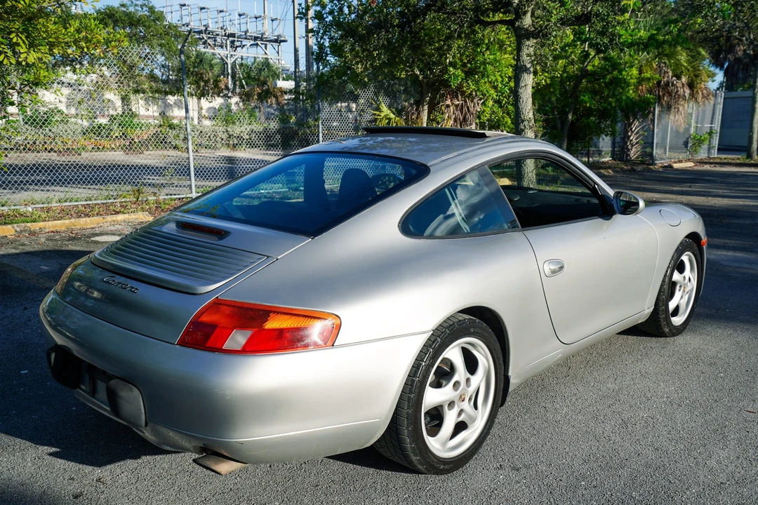 1999 Porsche 996 Carrera - Image 10 of 31