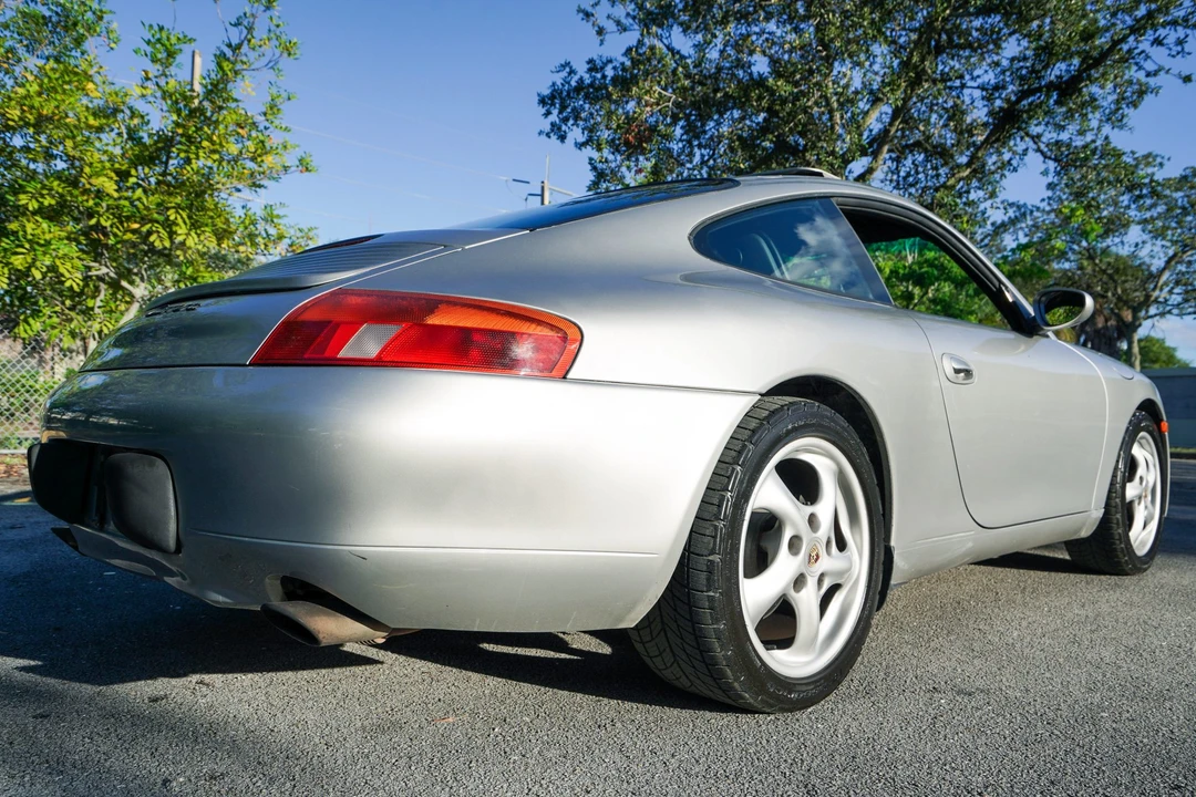 1999 Porsche 996 Carrera - Image 11 of 31