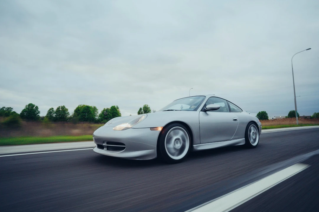 1999 Porsche 996 Carrera - Image 24 of 31