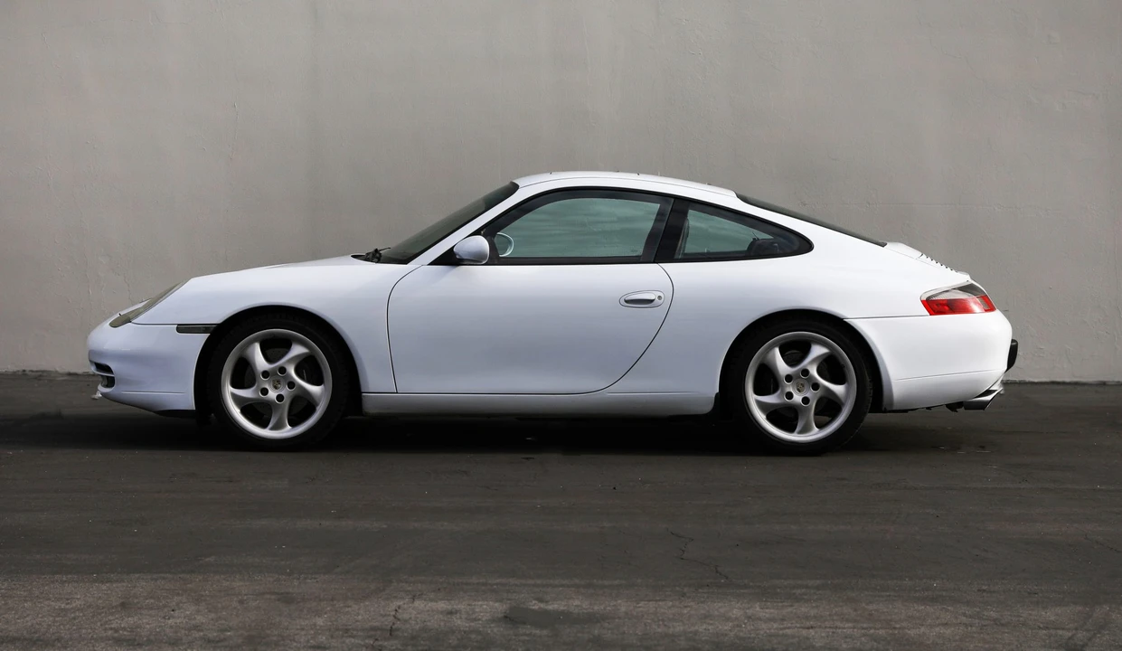 1999 Porsche 996 Carrera - Image 16 of 31