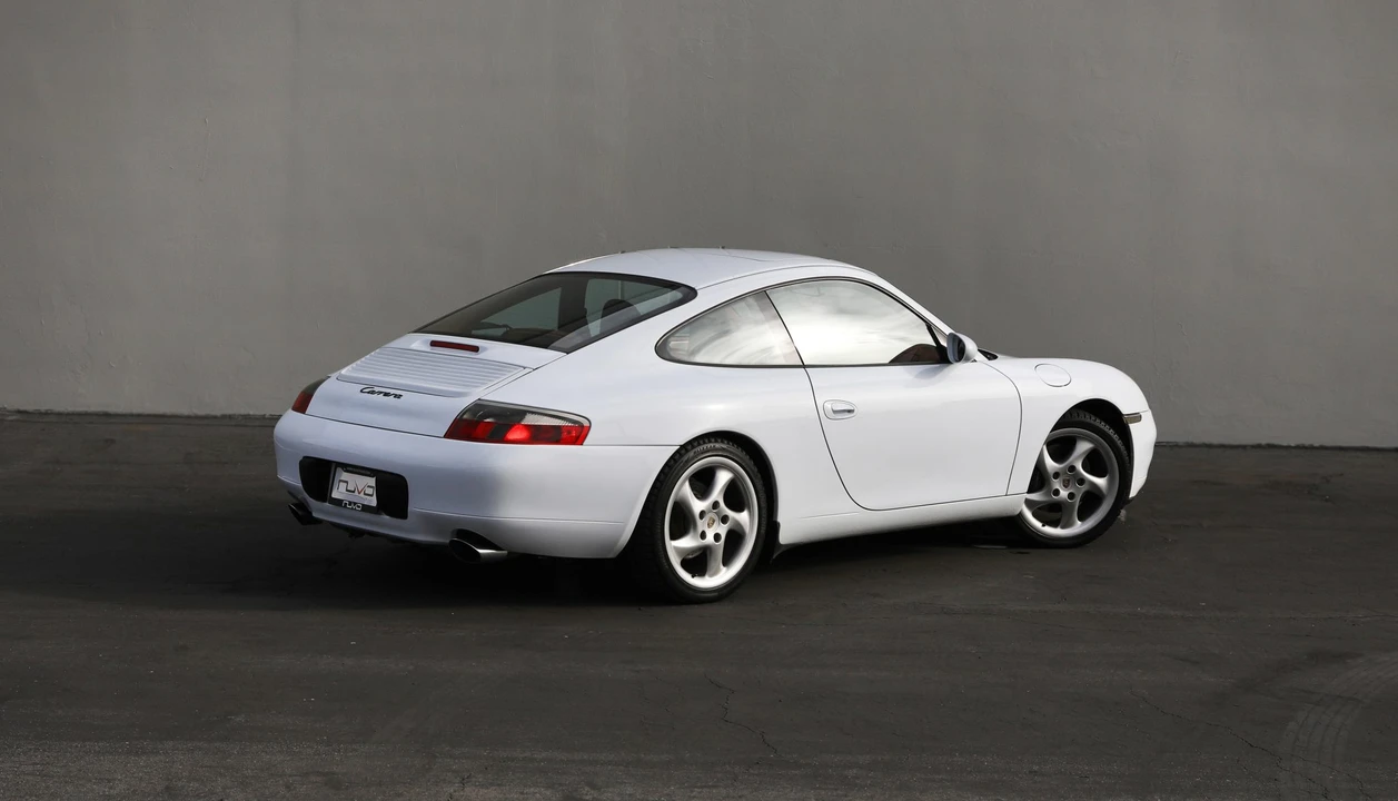 1999 Porsche 996 Carrera - Image 10 of 31