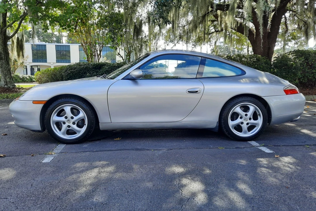 1999 Porsche 996 Carrera - Image 24 of 31