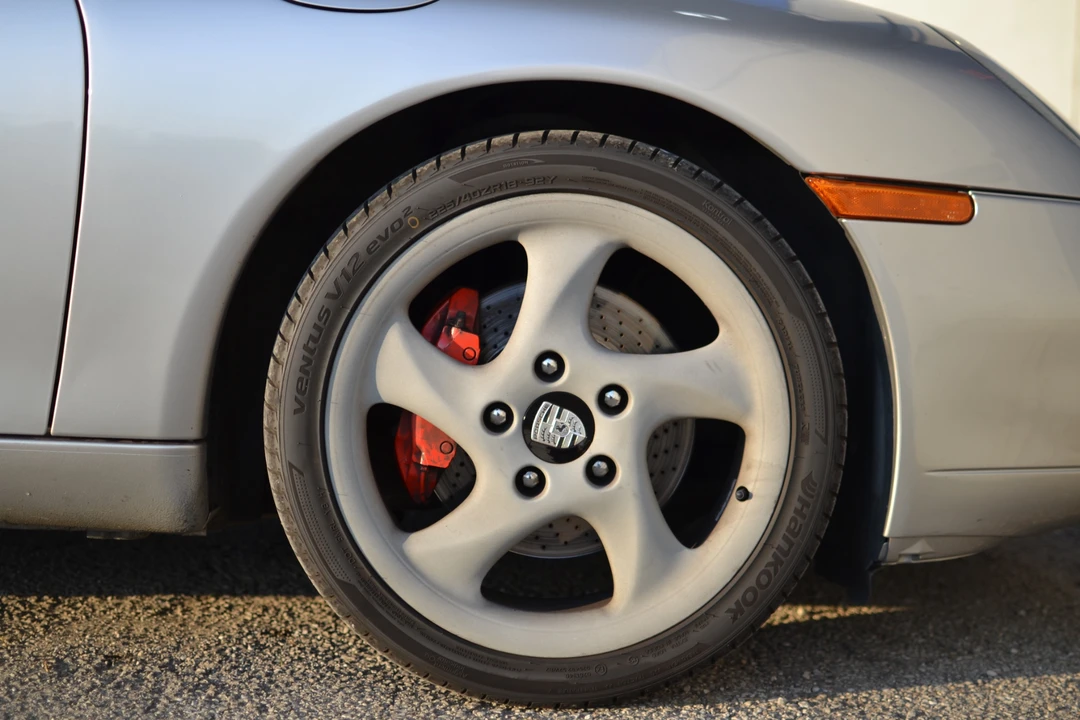 1999 Porsche 996 Carrera - Image 22 of 31