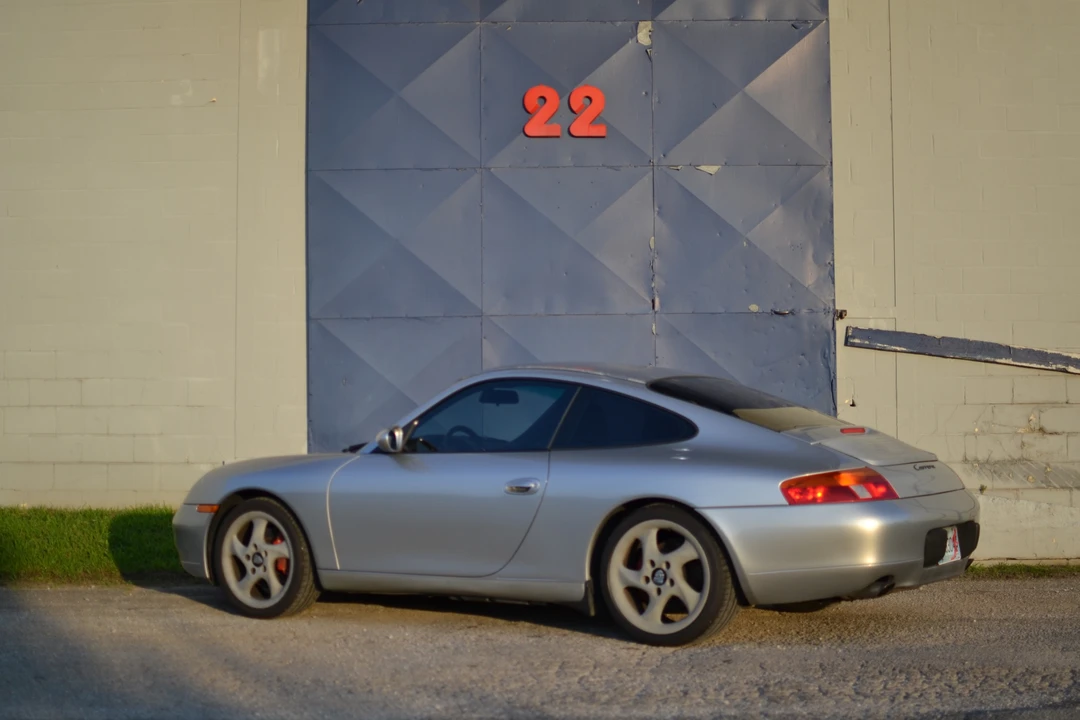 1999 Porsche 996 Carrera - Image 12 of 31