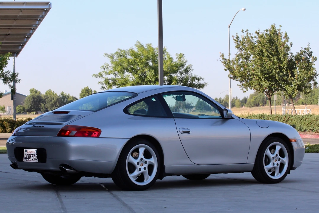 1999 Porsche 996 Carrera - Image 18 of 31