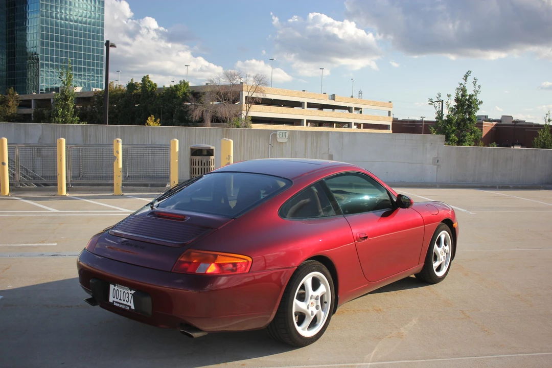 1999 Porsche 996 Carrera - Image 22 of 31