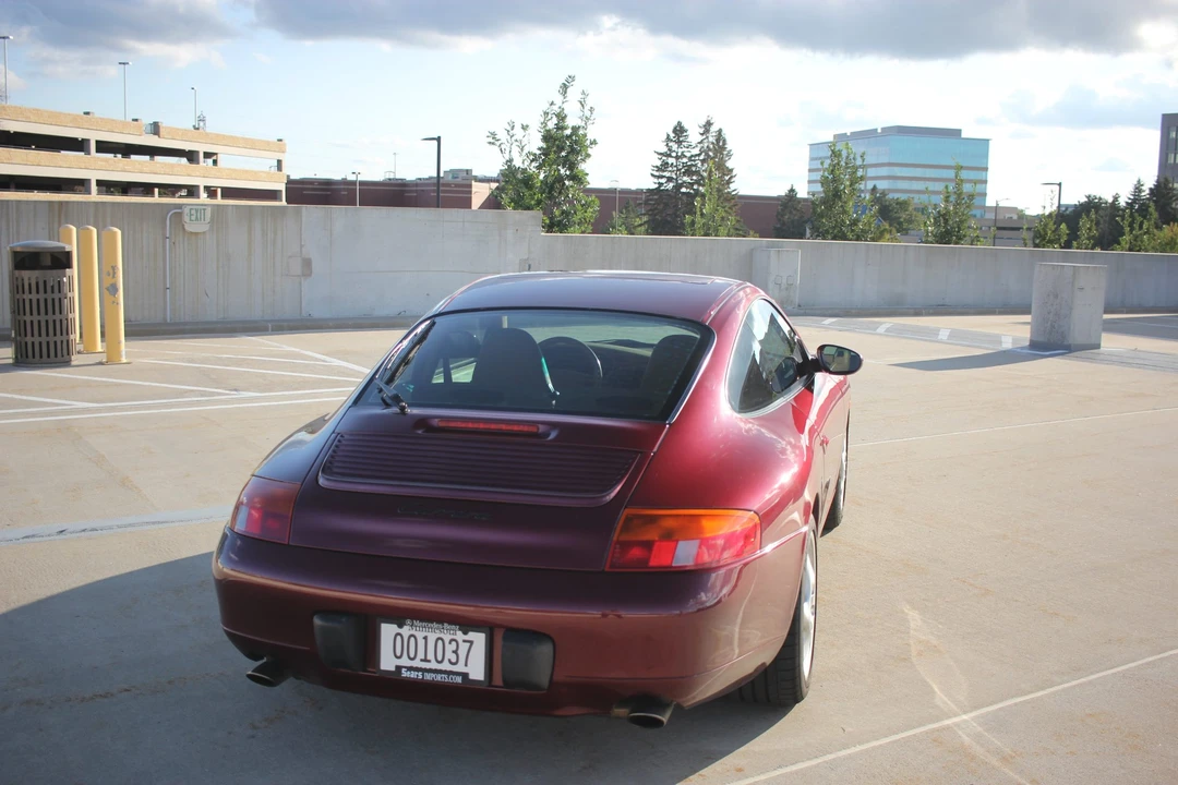1999 Porsche 996 Carrera - Image 25 of 31
