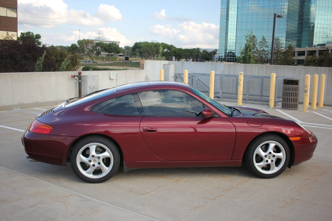 1999 Porsche 996 Carrera - Image 16 of 31