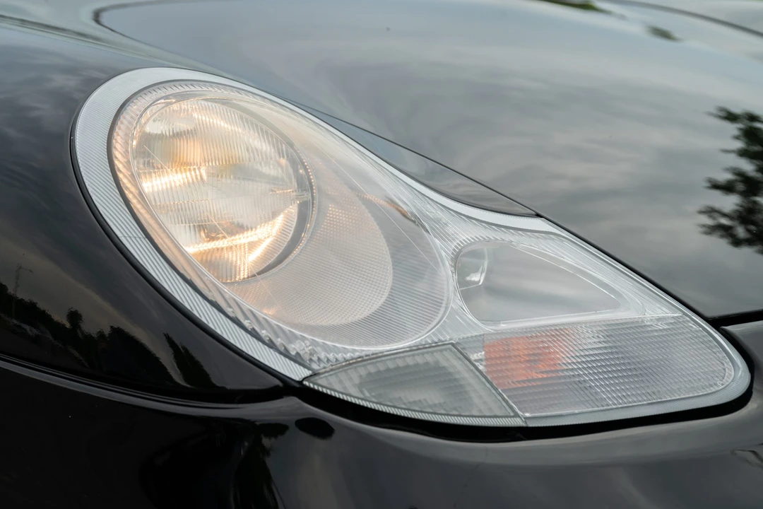 1999 Porsche 996 Carrera - Image 13 of 31