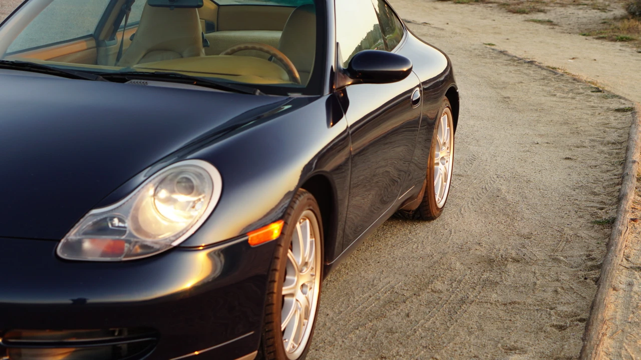 1999 Porsche 996 Carrera - Image 22 of 31