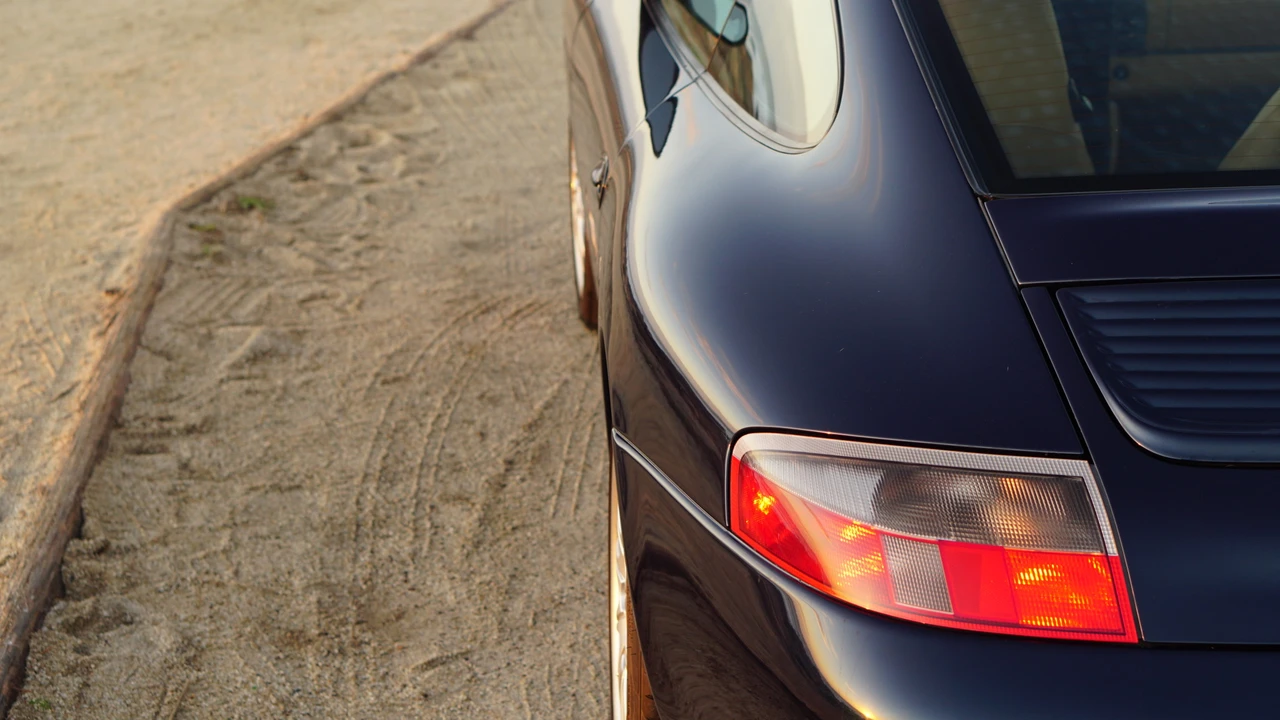 1999 Porsche 996 Carrera - Image 23 of 31