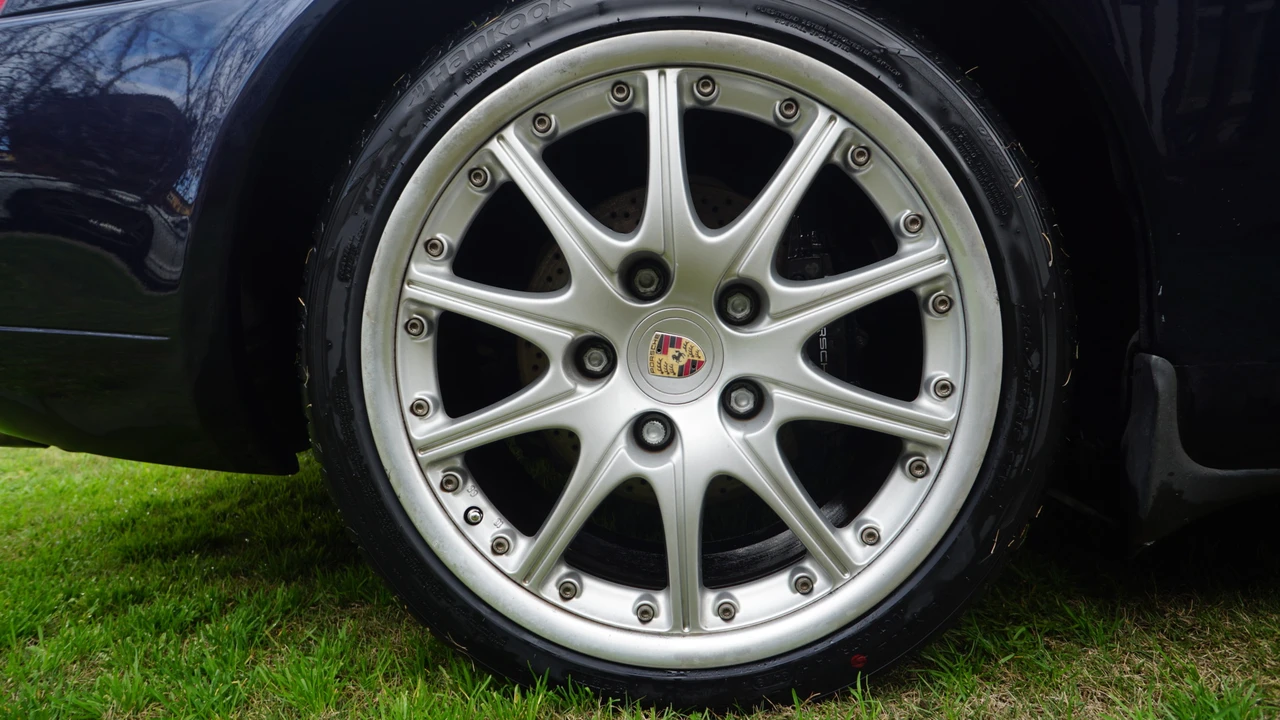 1999 Porsche 996 Carrera - Image 27 of 31
