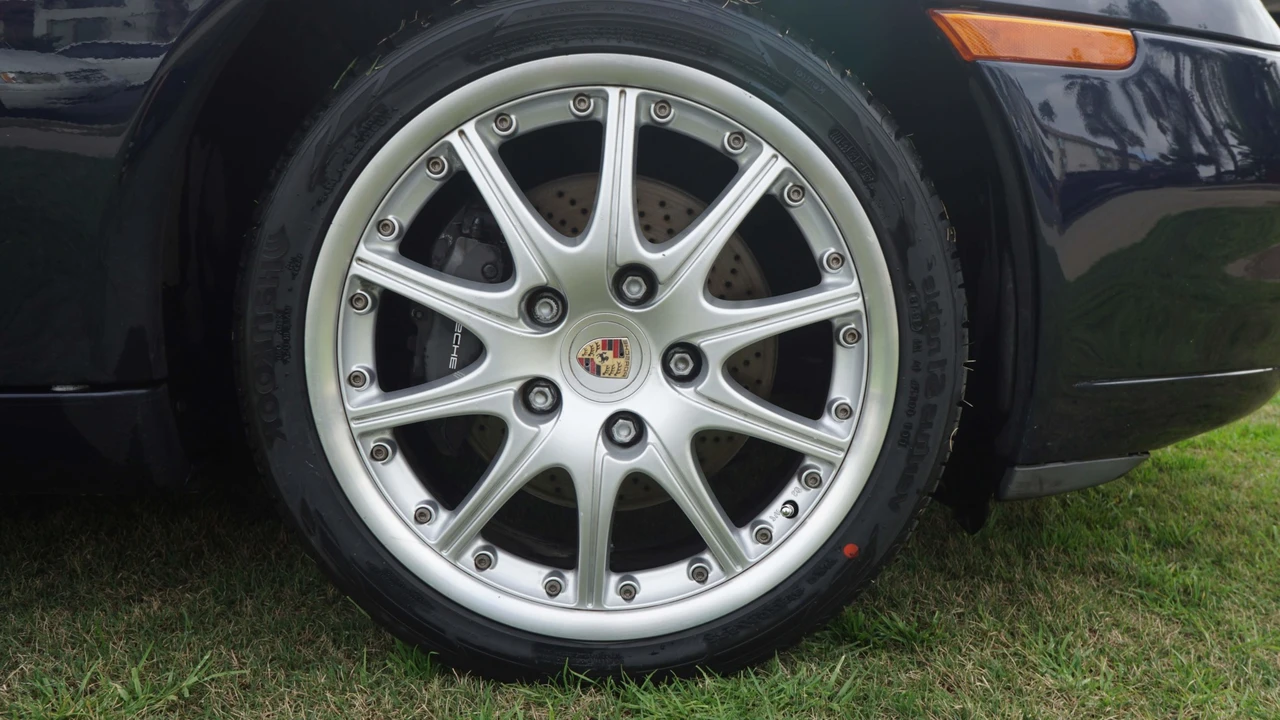 1999 Porsche 996 Carrera - Image 30 of 31