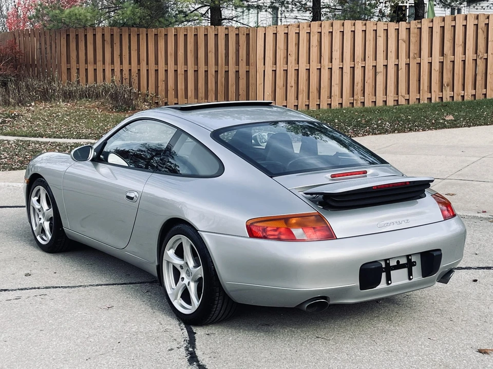 1999 Porsche 996 Carrera - Image 12 of 31