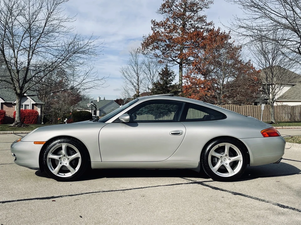 1999 Porsche 996 Carrera - Image 8 of 31