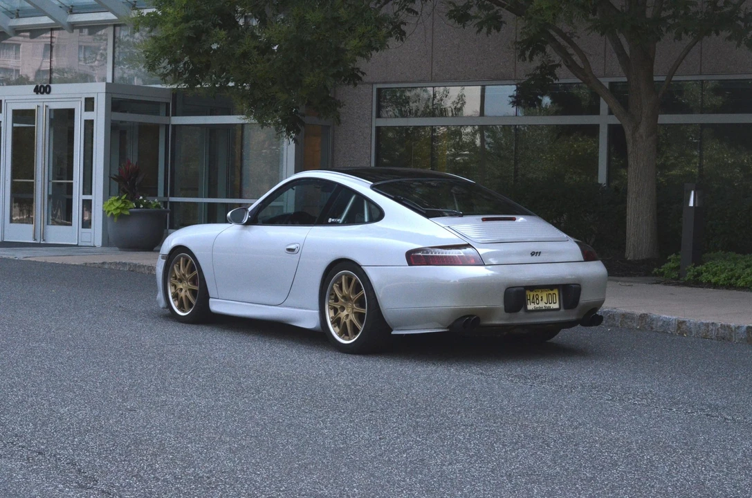 1999 Porsche 996 Carrera - Image 11 of 31