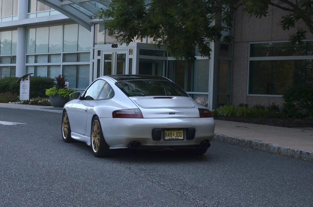 1999 Porsche 996 Carrera - Image 10 of 31