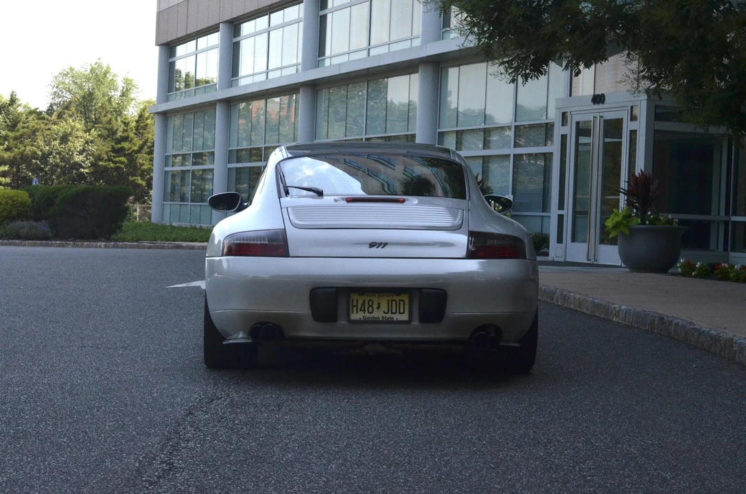 1999 Porsche 996 Carrera - Image 9 of 31