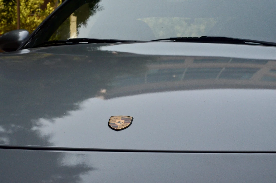 1999 Porsche 996 Carrera - Image 18 of 31