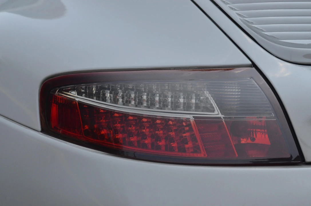 1999 Porsche 996 Carrera - Image 29 of 31