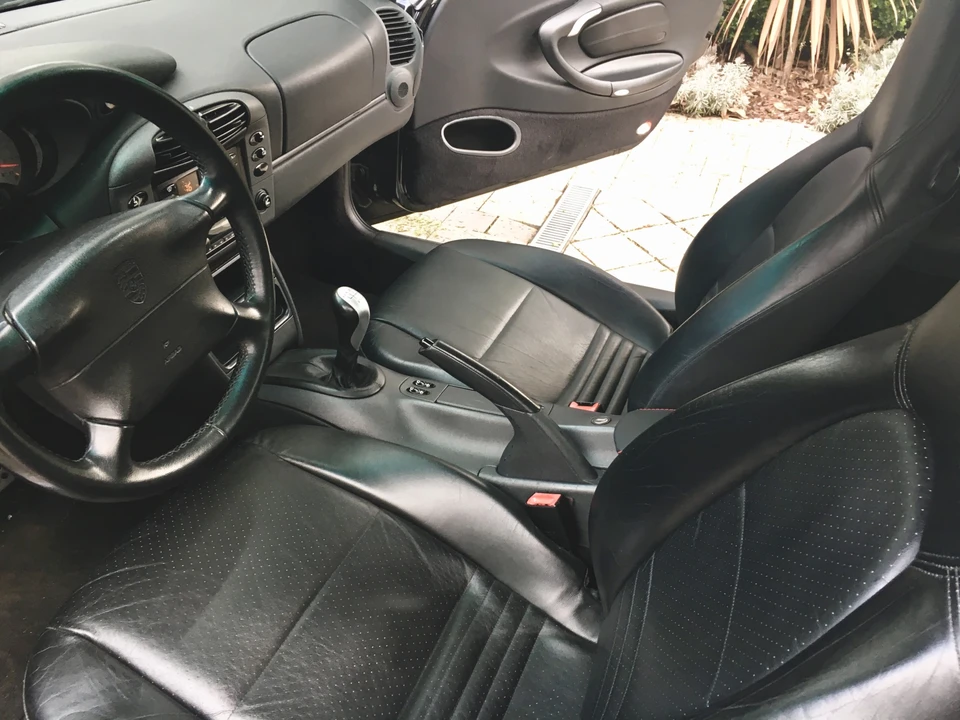 1999 Porsche 996 Carrera - Image 27 of 31