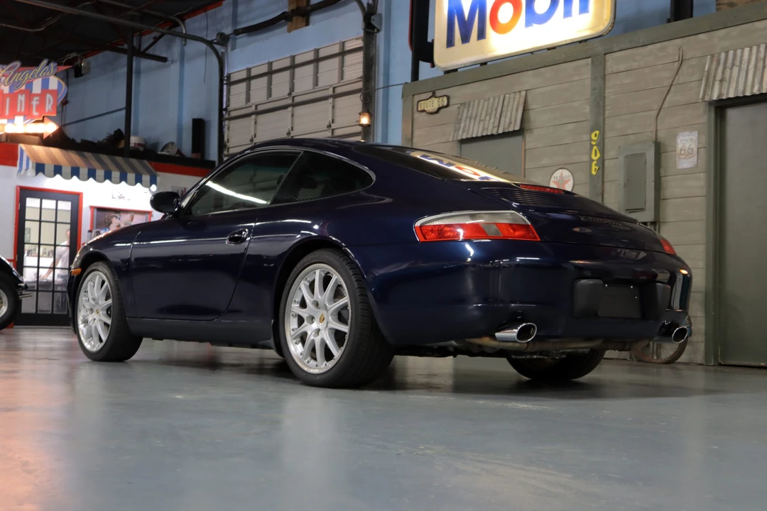 1999 Porsche 996 Carrera - Image 10 of 31