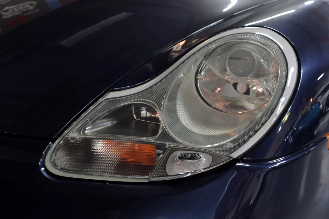 1999 Porsche 996 Carrera - Image 17 of 31