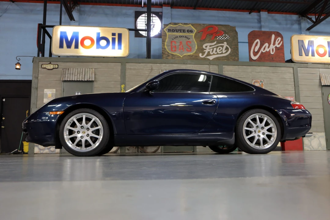 1999 Porsche 996 Carrera - Image 9 of 31
