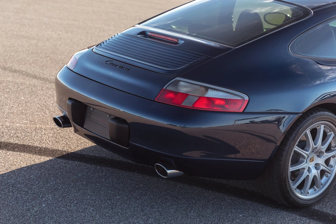 1999 Porsche 996 Carrera - Image 26 of 31