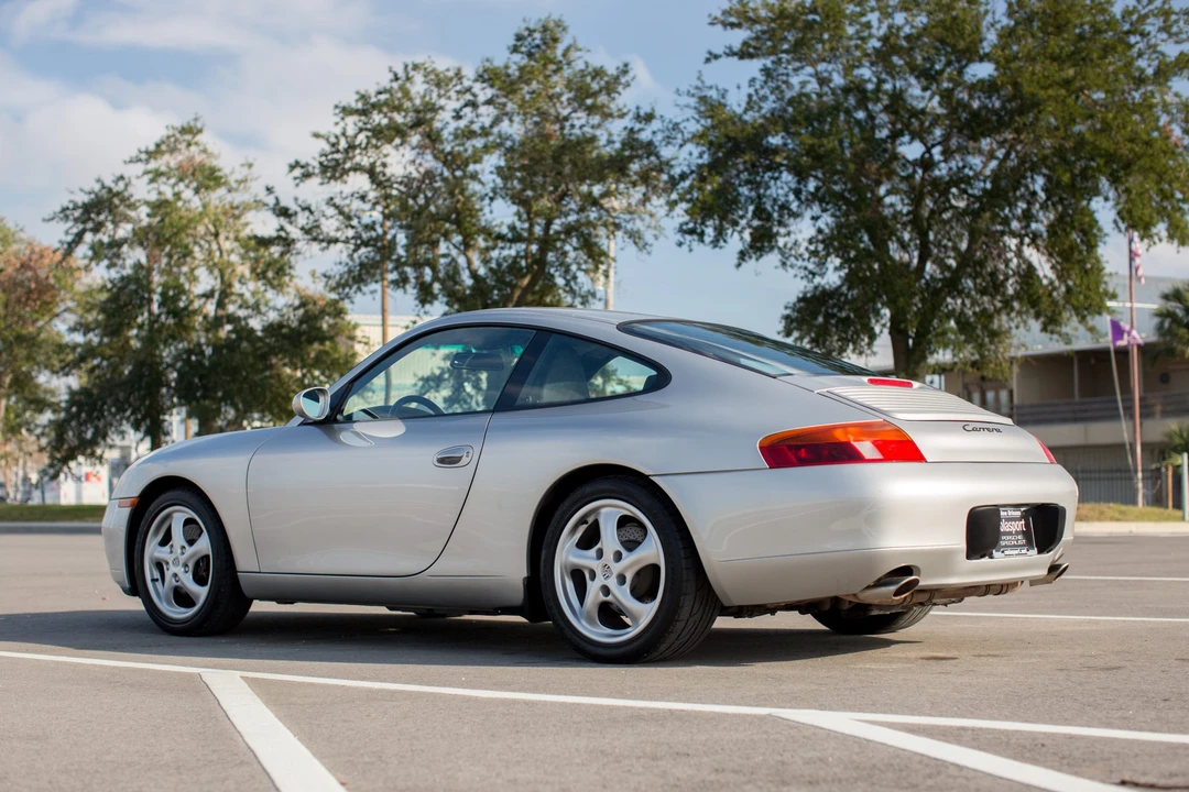 1999 Porsche 996 Carrera - Image 28 of 31
