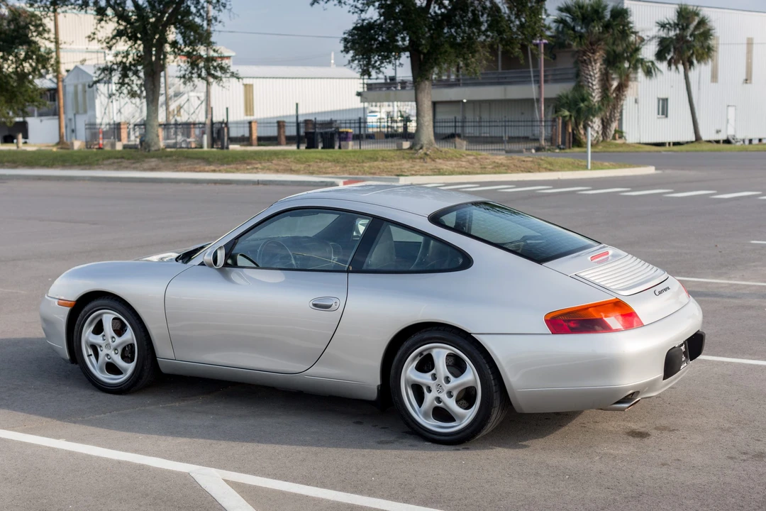 1999 Porsche 996 Carrera - Image 11 of 31