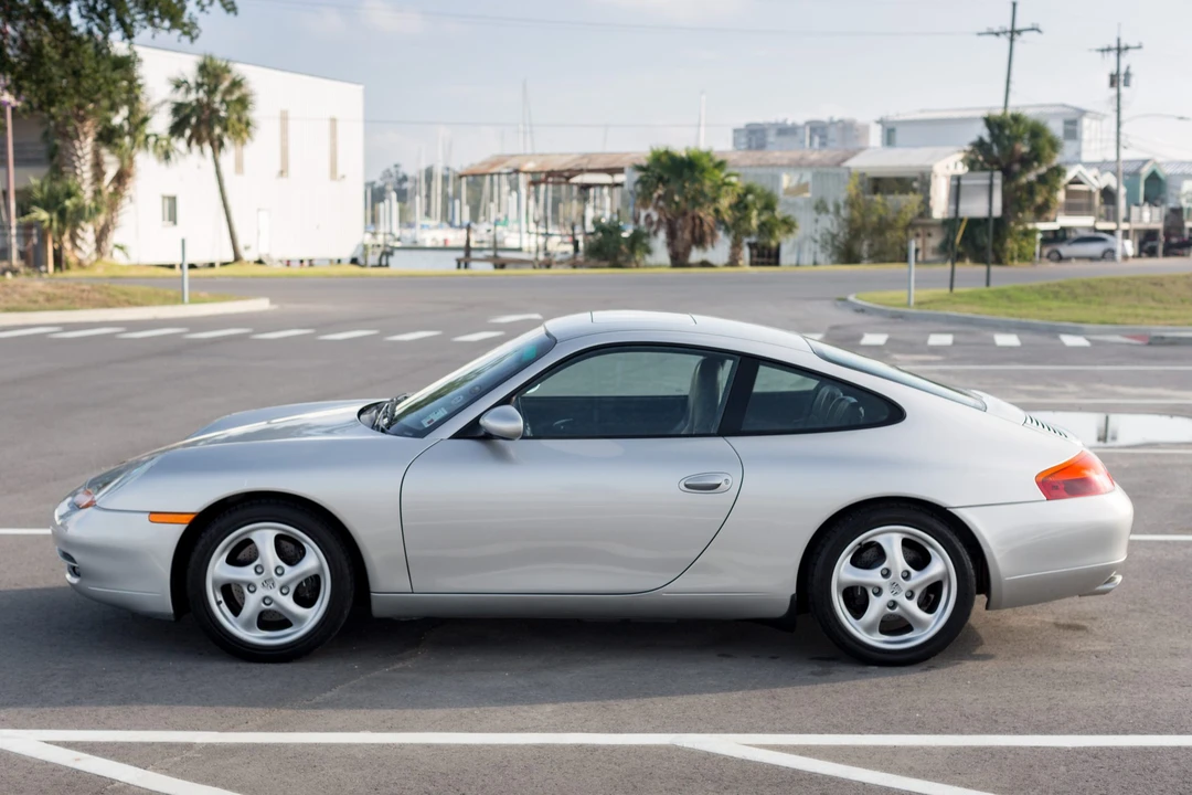 1999 Porsche 996 Carrera - Image 12 of 31
