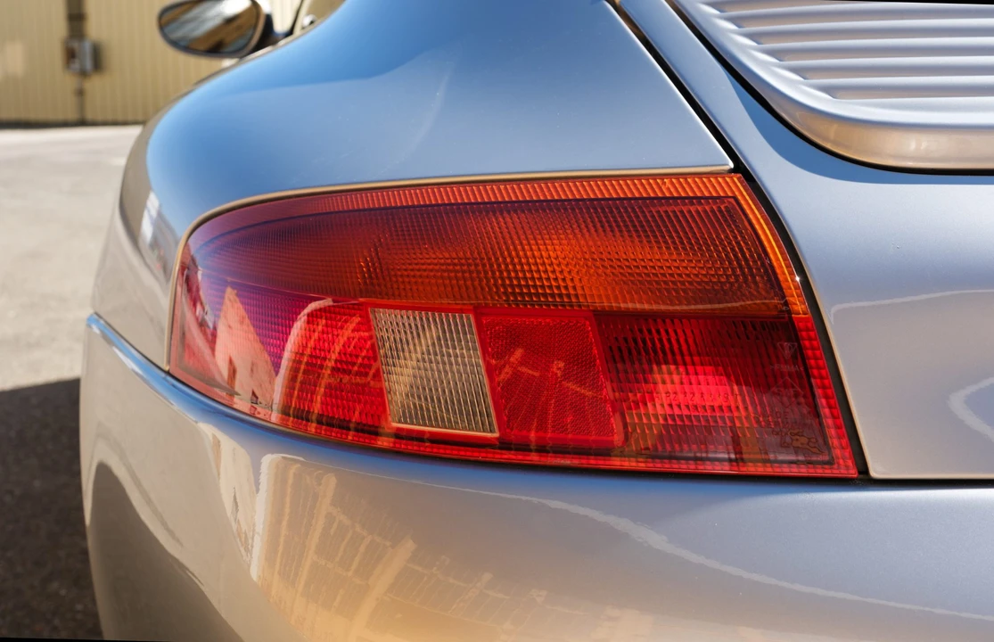 1999 Porsche 996 Carrera - Image 24 of 31