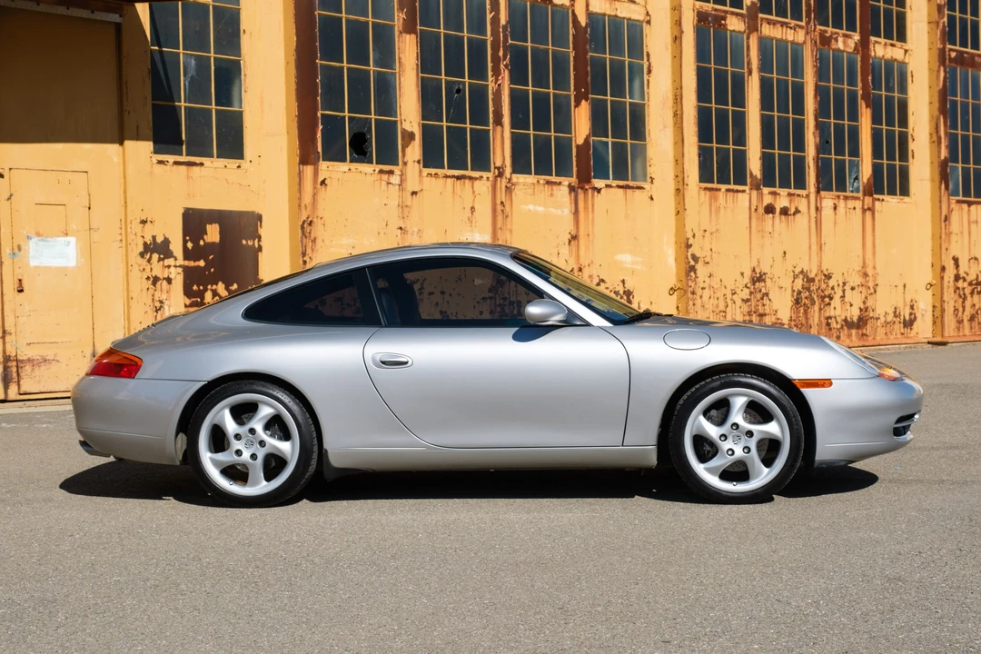 1999 Porsche 996 Carrera - Image 11 of 31