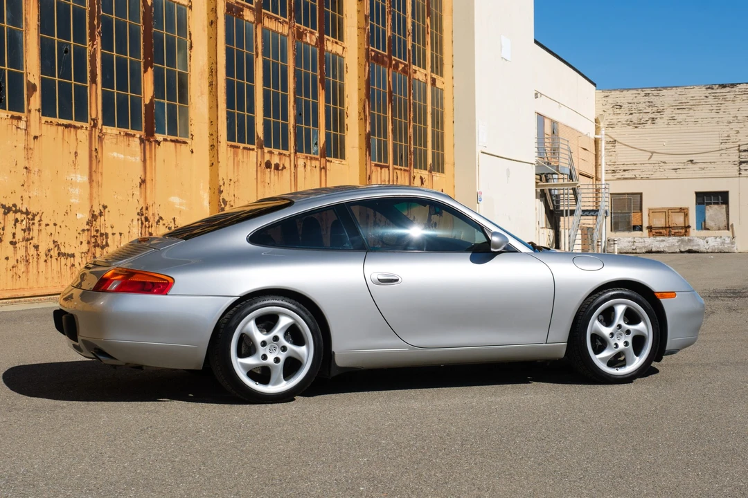 1999 Porsche 996 Carrera - Image 10 of 31