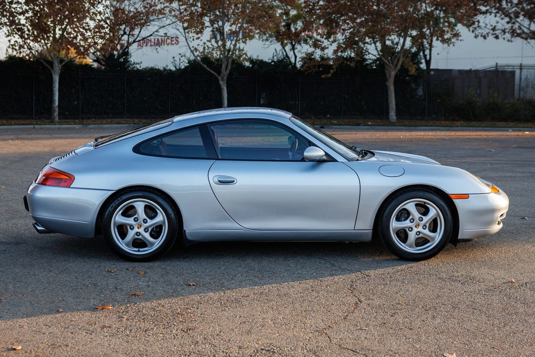 1999 Porsche 996 Carrera - Image 11 of 31