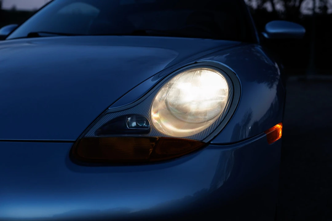 1999 Porsche 996 Carrera - Image 24 of 31