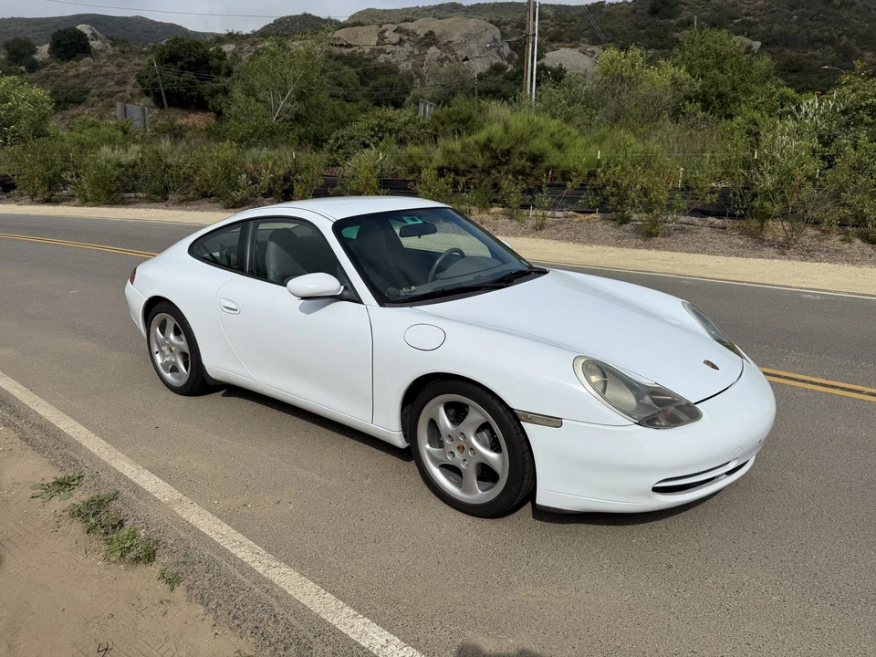1999 Porsche 996 Carrera - Image 24 of 31