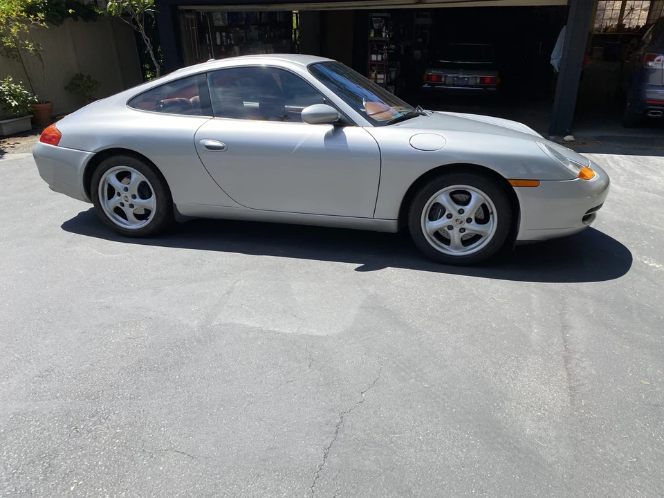 1999 Porsche 996 Carrera - Image 28 of 31