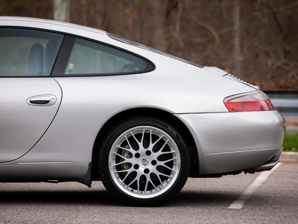 1999 Porsche 996 Carrera - Image 11 of 31