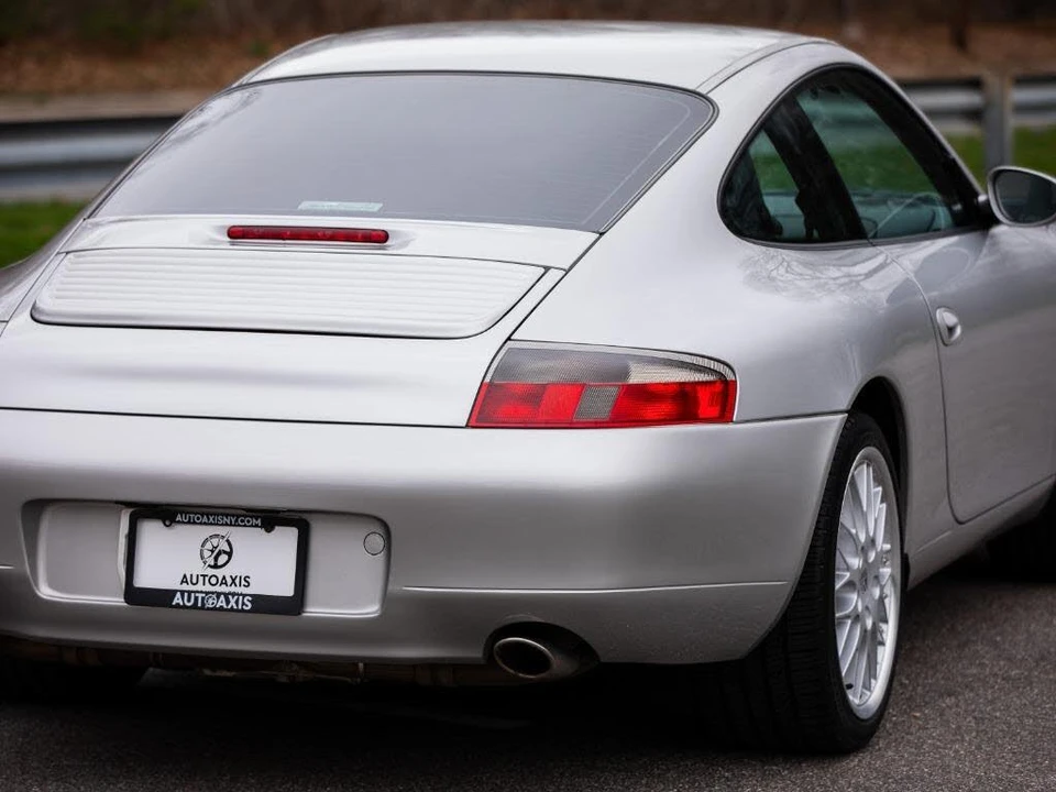 1999 Porsche 996 Carrera - Image 27 of 31
