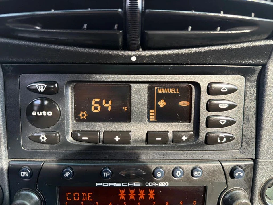 1999 Porsche 996 Carrera - Image 29 of 31