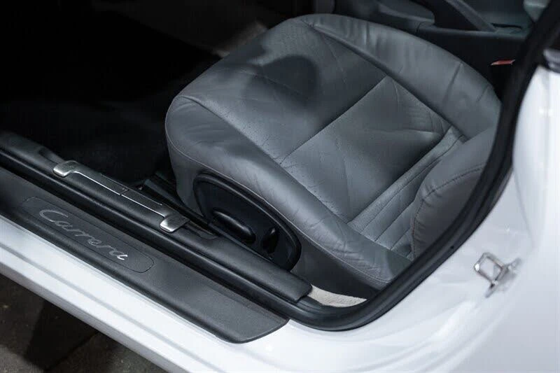 1999 Porsche 996 Carrera - Image 24 of 31