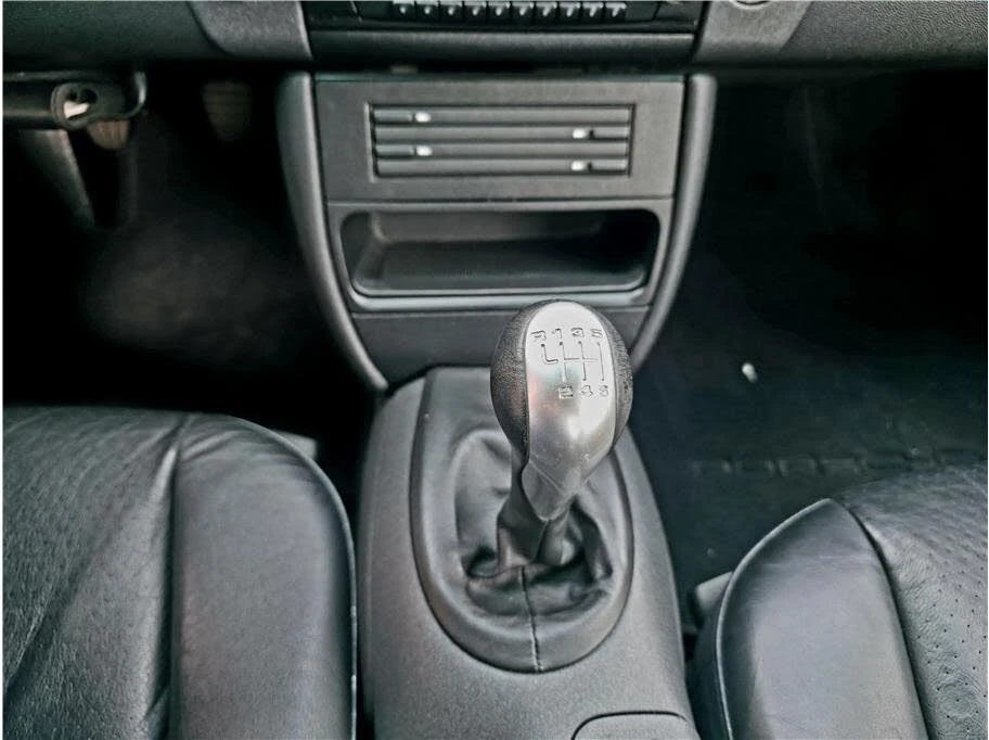 1999 Porsche 996 Carrera - Image 10 of 26