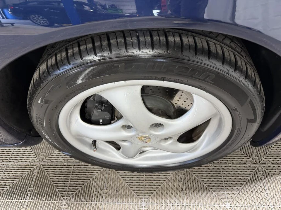1999 Porsche 996 Carrera - Image 11 of 25