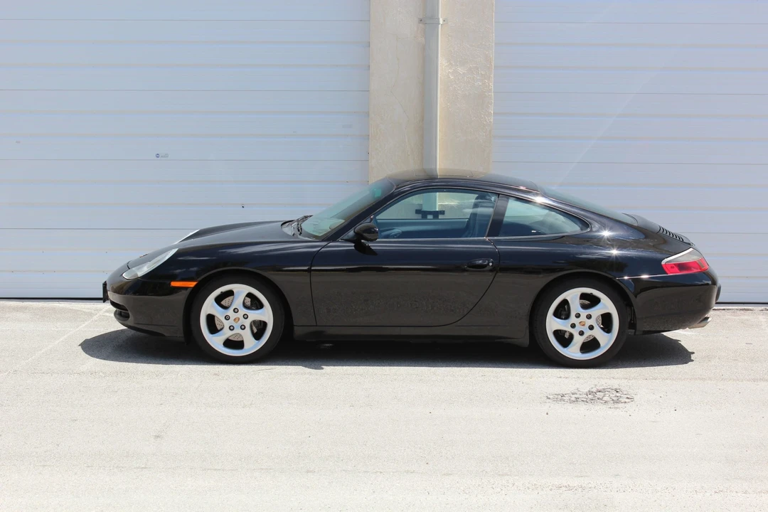 1999 Porsche 996 Carrera - Image 10 of 31