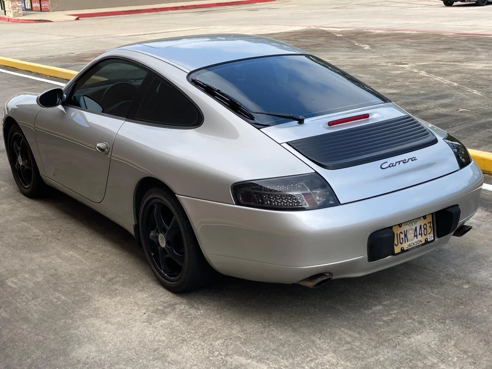 1999 Porsche 996 Carrera - Image 10 of 31