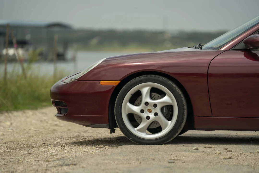 1999 Porsche 996 Carrera - Image 22 of 31